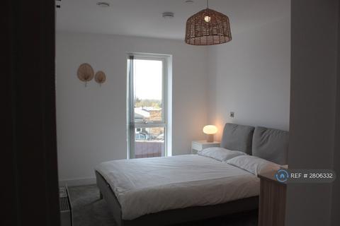 undefined, Kew Bridge Road, Brentford, TW8