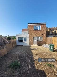 3 bedroom flat to rent, Feltham Road, Ashford, TW15