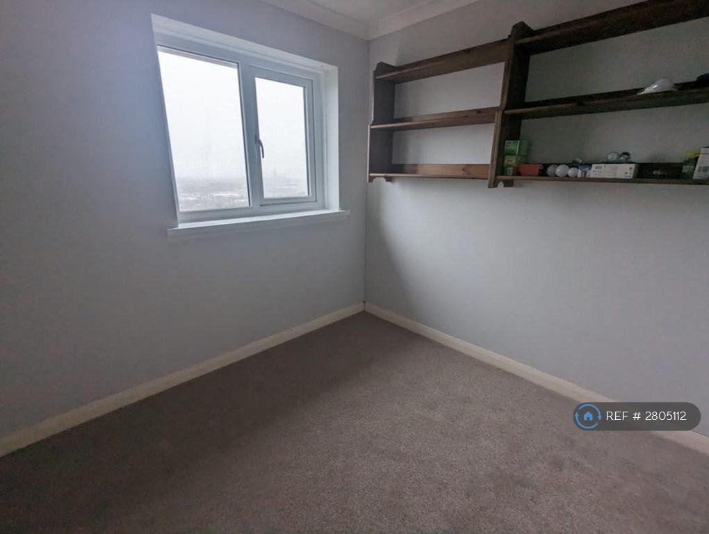 Front Single Bedroom/Study With Sea Views