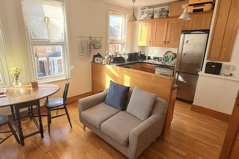 2 bedroom apartment to rent, Puller Road, Barnet, Herts, EN5