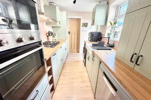 3 bedroom semi-detached house for sale, Victoria Road, Brierley Hill DY5