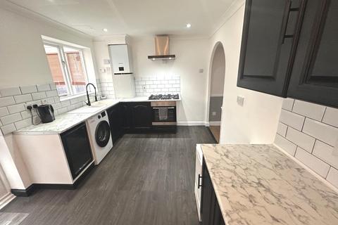 2 bedroom semi-detached house to rent, Sussex Close, Nuneaton, Warwickshire, CV10