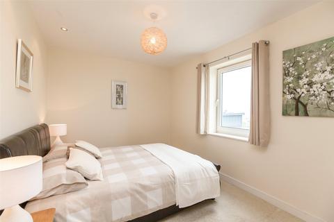 2 bedroom flat to rent, Waterfront Avenue, Edinburgh, EH5