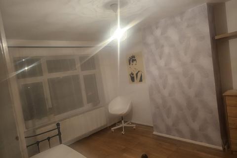 undefined, Riverside Gardens, Wembley HA0