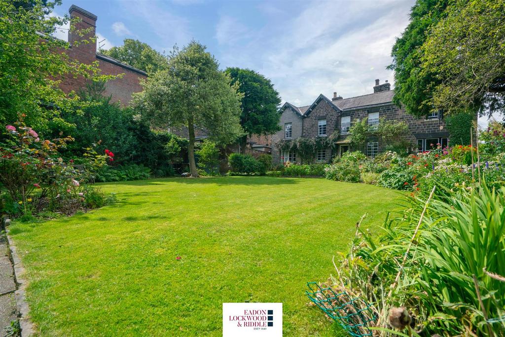Rear Garden 2.jpg