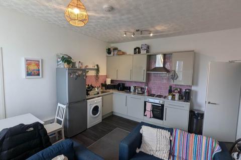 3 bedroom flat to rent, 26 Blyth Street, ,