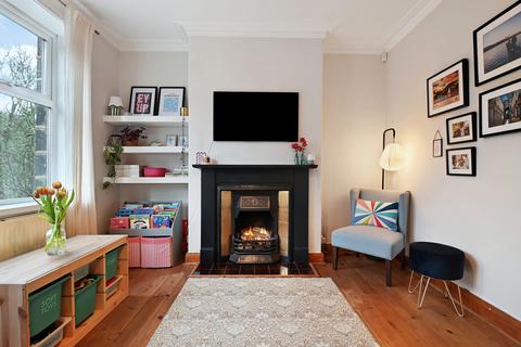 4 bedroom end of terrace house for sale, Horsforth, Leeds LS18