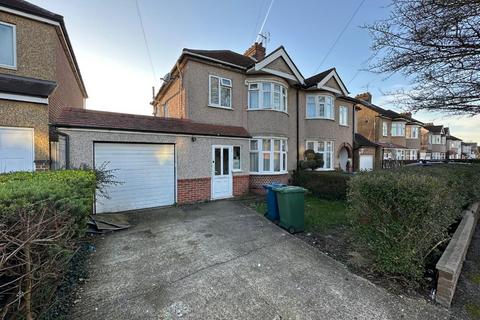 3 bedroom house to rent, Lankers Drive, Harrow