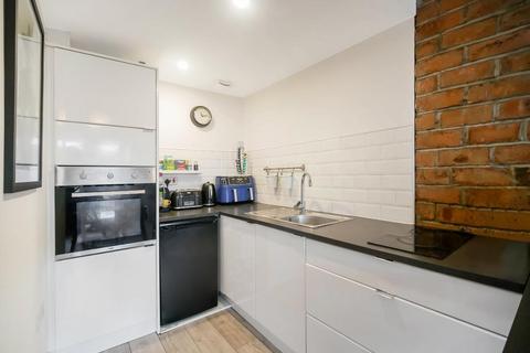 undefined, Cumbernauld Road, Dennistoun, G31 2UF