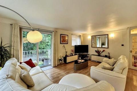 2 bedroom flat for sale, Beech Avenue, Sanderstead, Surrey, CR2 0NL