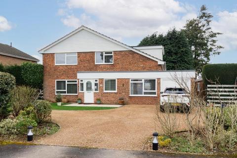 Marston Drive, Warlingham, CR6 9SY