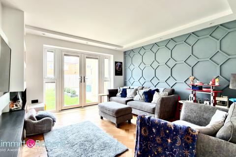 4 bedroom detached house for sale, Butterwick Road, Houghton le Spring, Tyne and Wear, DH4 4DE