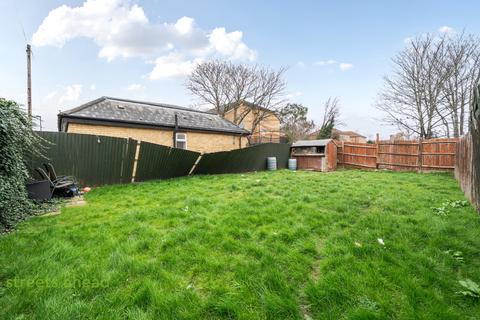 undefined, Bensham Grove, Thornton Heath, CR7