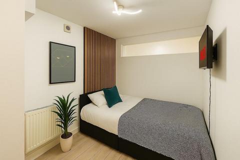 3 bedroom ground floor flat to rent, Reginald Square, London SE8