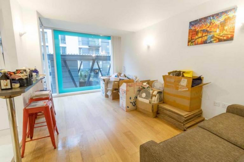 1 bedroom flat to rent, Station Approach, Hayes UB3