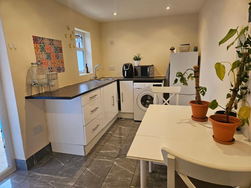 Annex kitchen