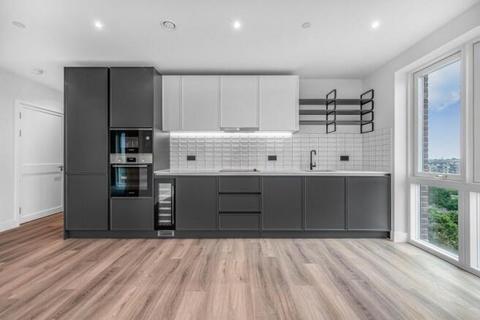 3 bedroom flat to rent, Townsend Road London SE3