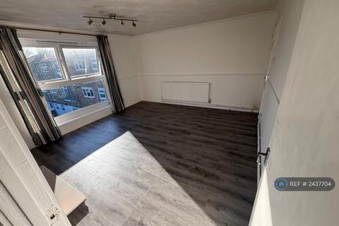 2 bedroom flat to rent, Long Riding, Basildon, SS14