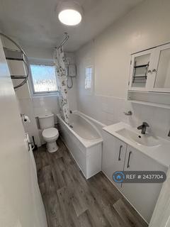 2 bedroom flat to rent, Long Riding, Basildon, SS14