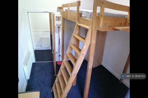 2 bedroom flat to rent, East Preston Street, Edinburgh, EH8