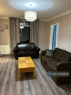 3 bedroom maisonette to rent, Pilton Avenue, Edinburgh, EH5