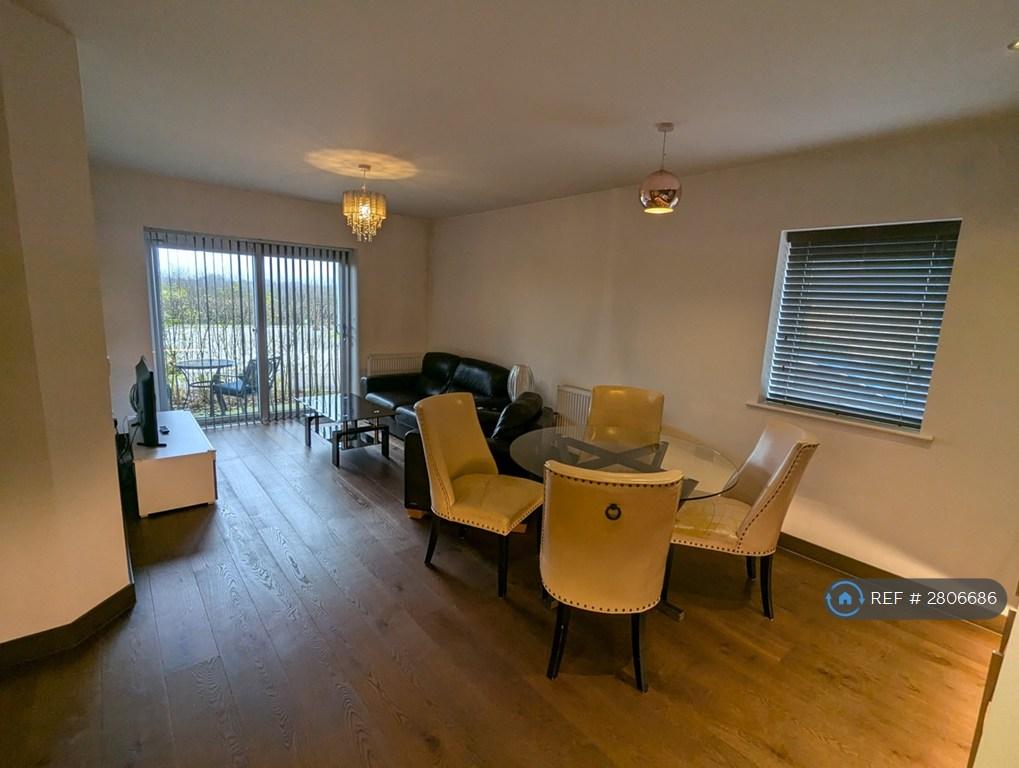 Dining-Lounge Area