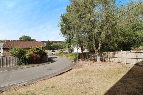 undefined, Bastian Close, Barry