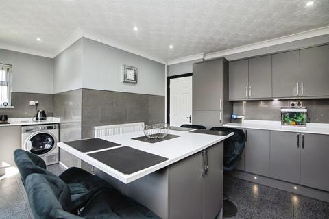 4 bedroom end of terrace house for sale, York Road, Dudley