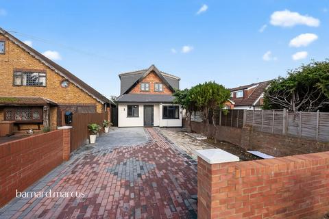 5 bedroom detached house for sale, Feltham Hill Road, Ashford