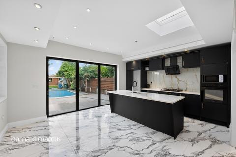 5 bedroom detached house for sale, Feltham Hill Road, Ashford