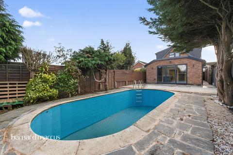 5 bedroom detached house for sale, Feltham Hill Road, Ashford