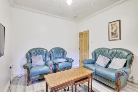 3 bedroom terraced house for sale, Cloutsham Street, NORTHAMPTON