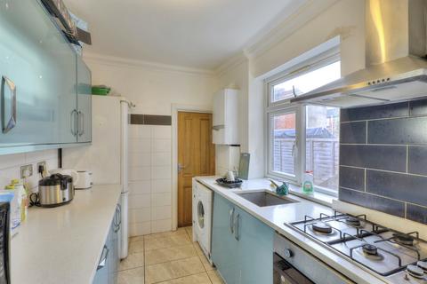 3 bedroom terraced house for sale, Cloutsham Street, NORTHAMPTON