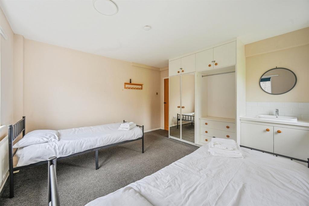 Bedroom: