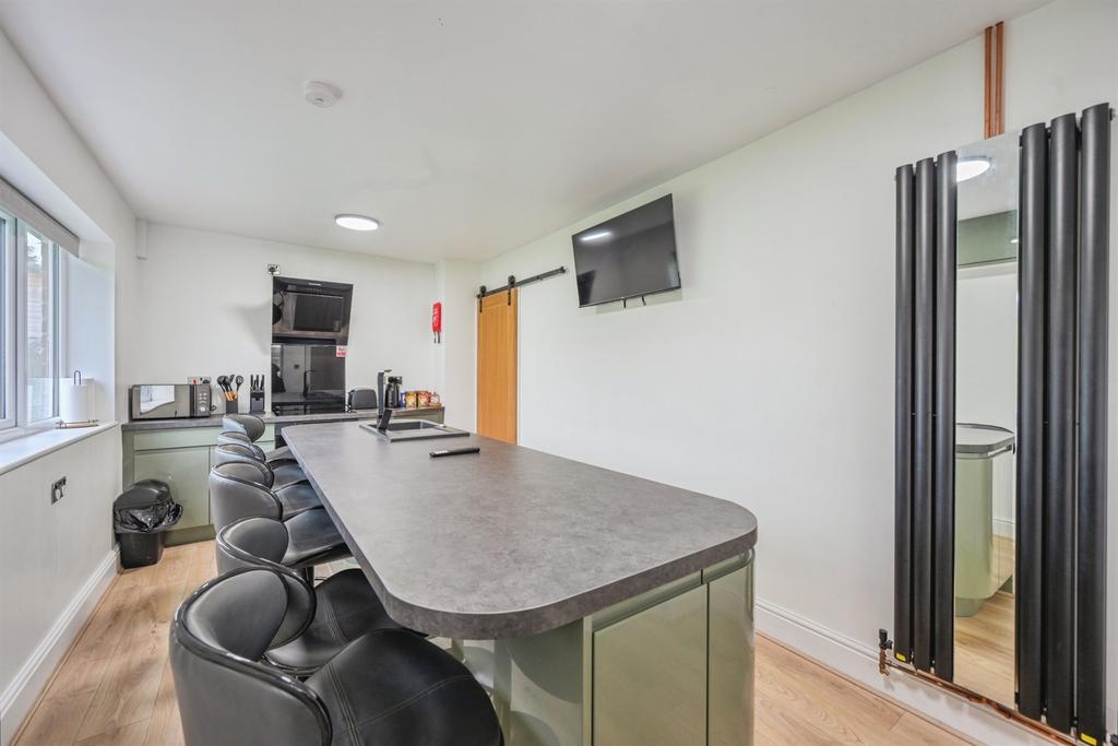Breakfast Kitchen: