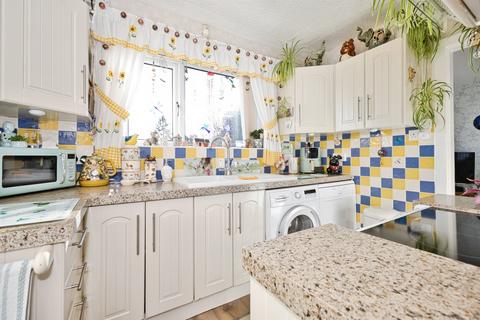 3 bedroom end of terrace house for sale, Highfield Road, YEOVIL