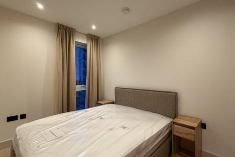 Studio to rent, Caversham Road