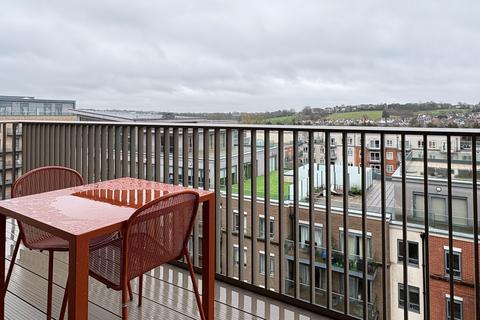2 bedroom flat to rent, Caversham Road