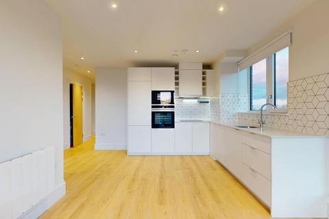 2 bedroom flat to rent, Beverley Way