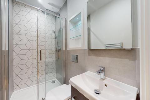2 bedroom flat to rent, Beverley Way