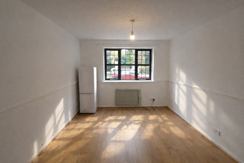 1 bedroom ground floor maisonette to rent, Creighton Road, London, N17