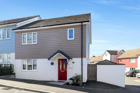 3 bedroom semi-detached house to rent, Pridham Place, Bideford, Devon, EX39