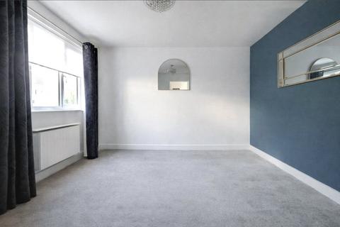 3 bedroom semi-detached house to rent, Pridham Place, Bideford, Devon, EX39