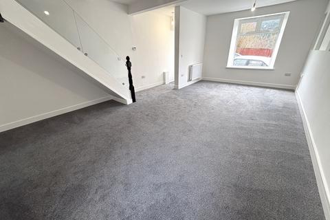 4 bedroom terraced house to rent, Treherbert CF42