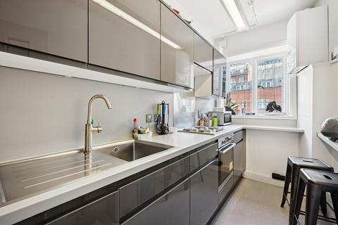 1 bedroom in a house share to rent, Udall Street, London, SW1P