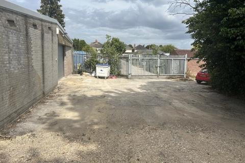 Warehouse to rent, 36-38 Thornhill Park Rd Southampton SO18 5TQ