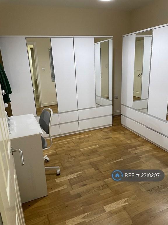 Dressing Room/Bed Room/Office