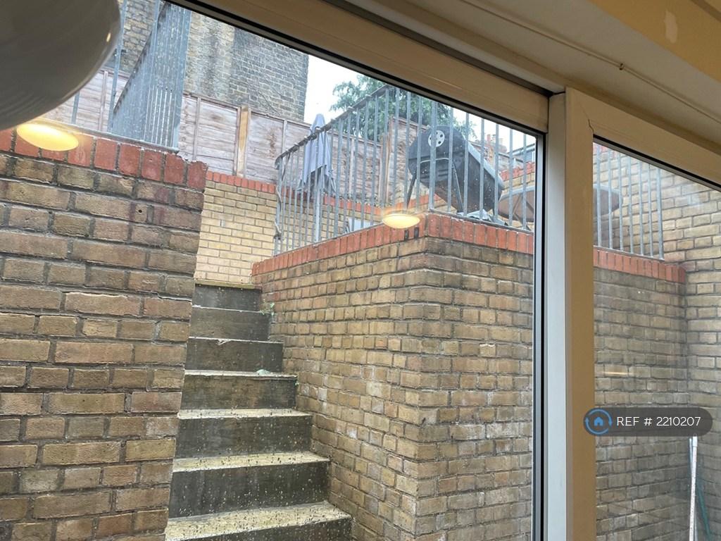 Exterior Steps To Garden Bbq