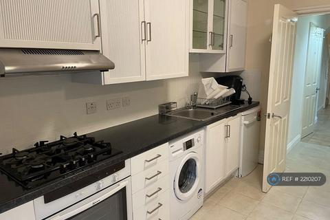 2 bedroom flat to rent, Archway Road, London North Islington, N19