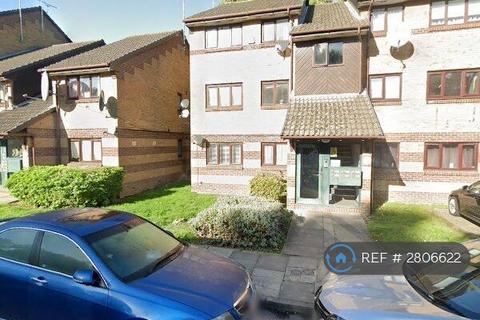 Studio to rent, Harp Island Close, London, NW10